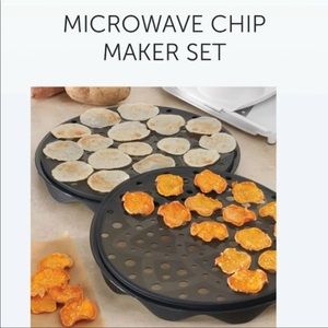 The Pampered Chef Microwave Chip Maker